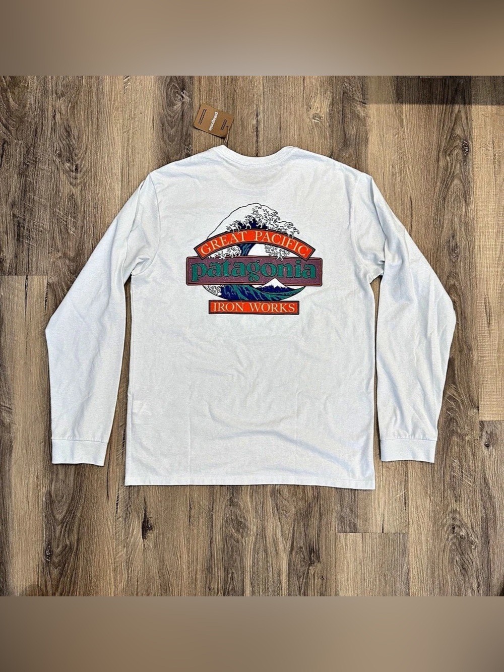 Patagonia Long-Sleeved Great Waves Responsibili-Tee White